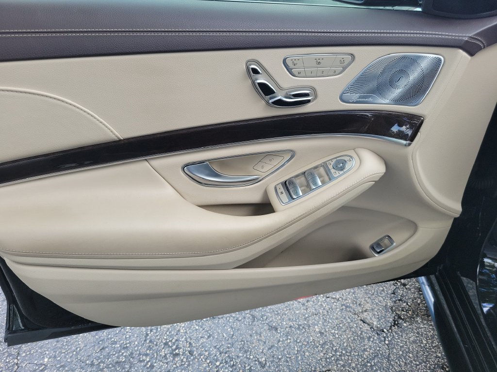 Used 2020 Mercedes-Benz S 560 4MATIC Sedan image 23