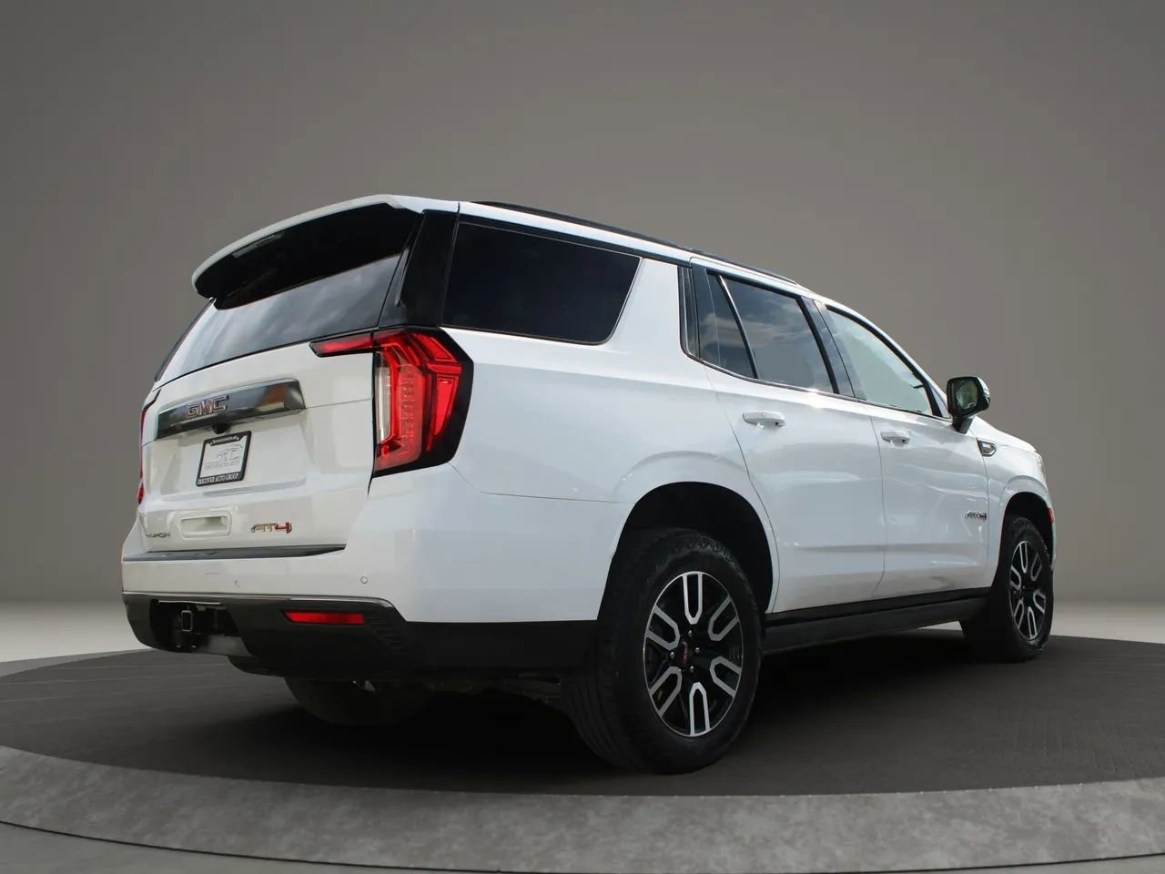 Used 2023 GMC Yukon AT4 w/ AT4 Premium Plus Package image 10