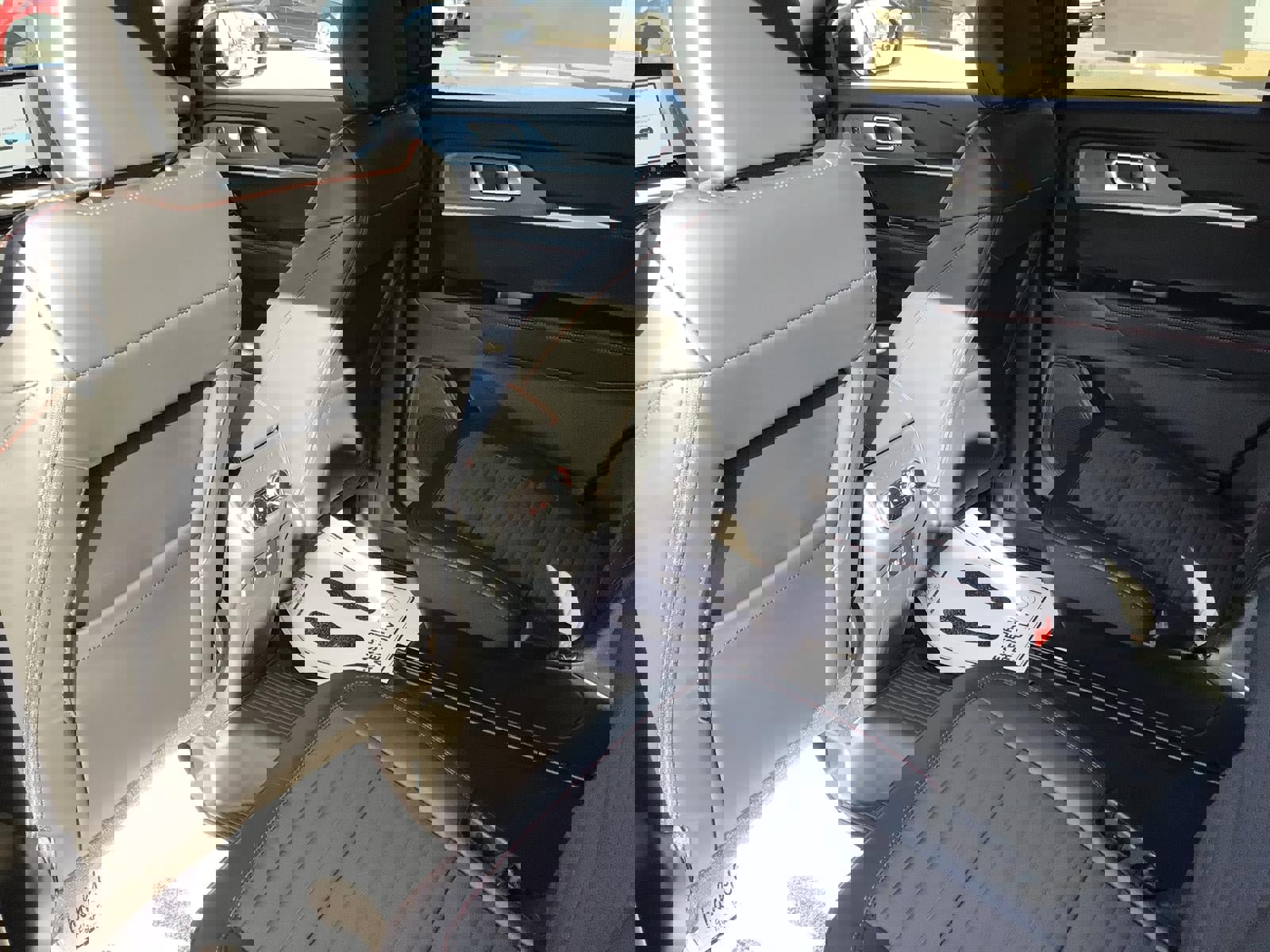 New 2026 Ford Explorer ST-Line w/ ST-Line Street Pack image 18