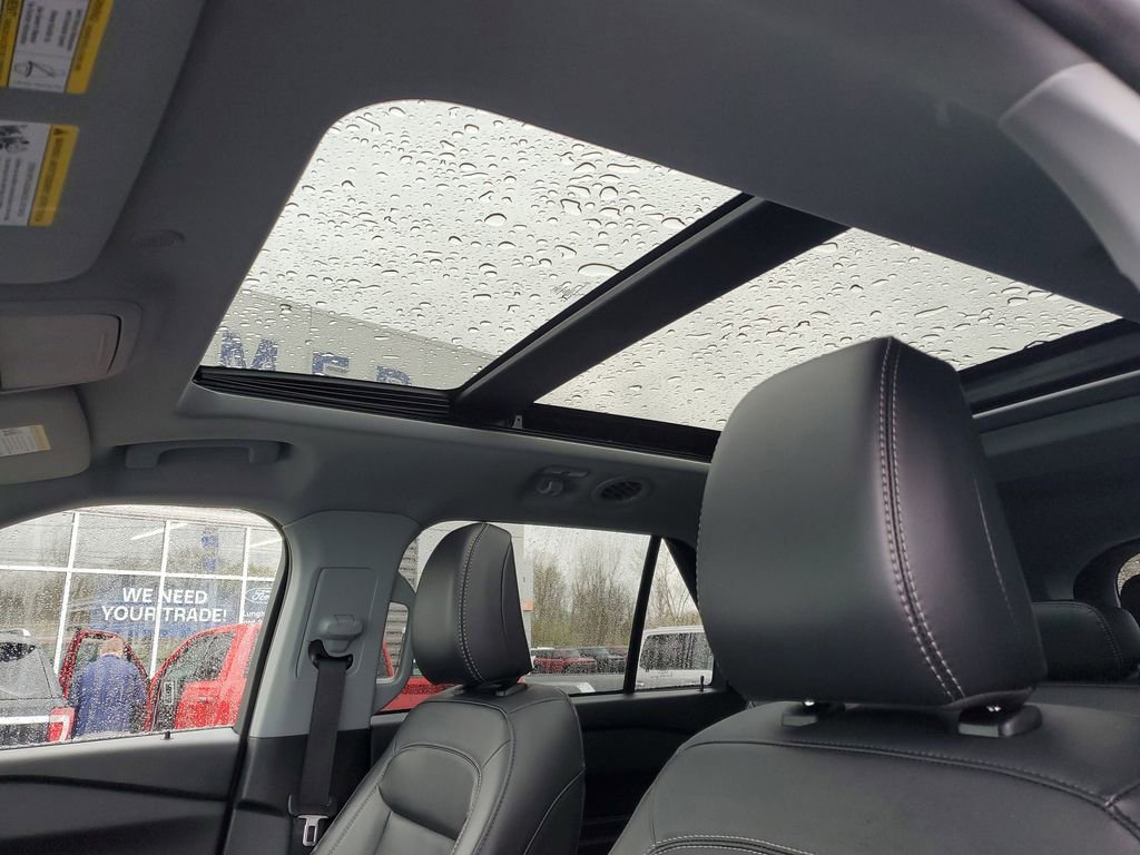 Used 2023 Ford Explorer XLT w/ Equipment Group 202A image 11