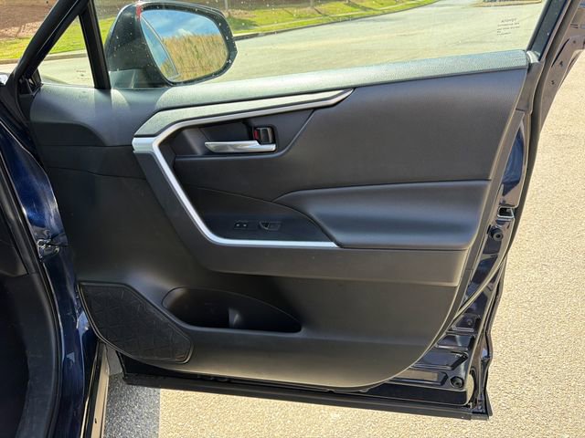Used 2022 Toyota RAV4 XLE image 14