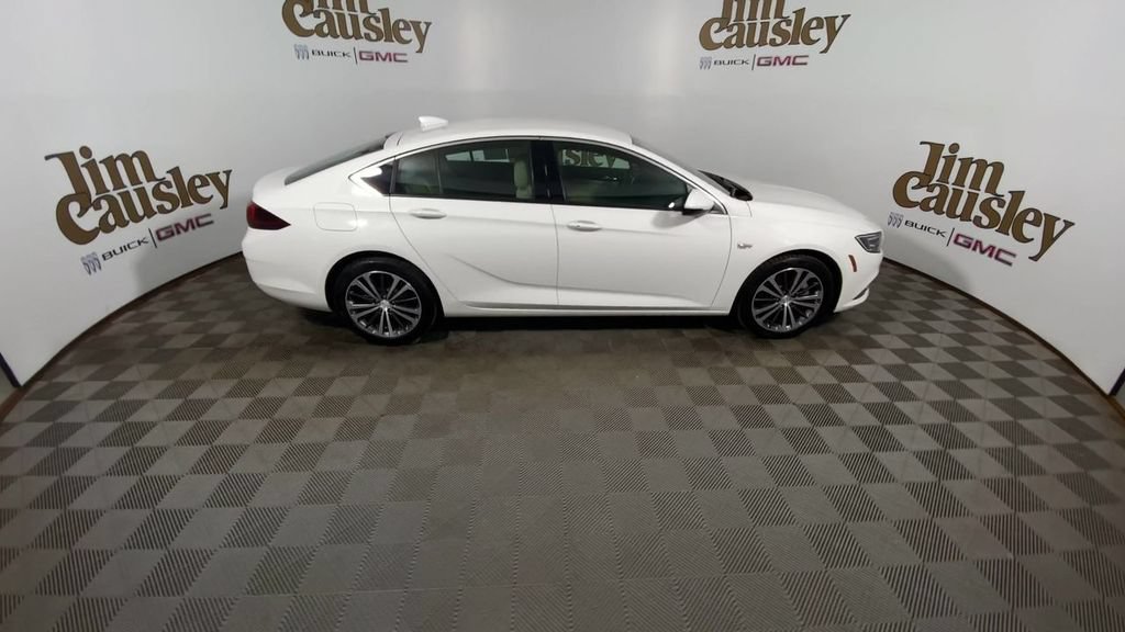 Certified 2018 Buick Regal Essence w/ Driver Confidence Package #1 AWD/4WD image 9