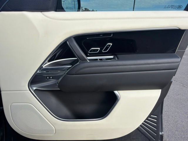 Used 2023 Land Rover Range Rover SE AWD/4WD image 11