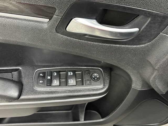 Used 2022 Chrysler 300 Touring L RWD image 14