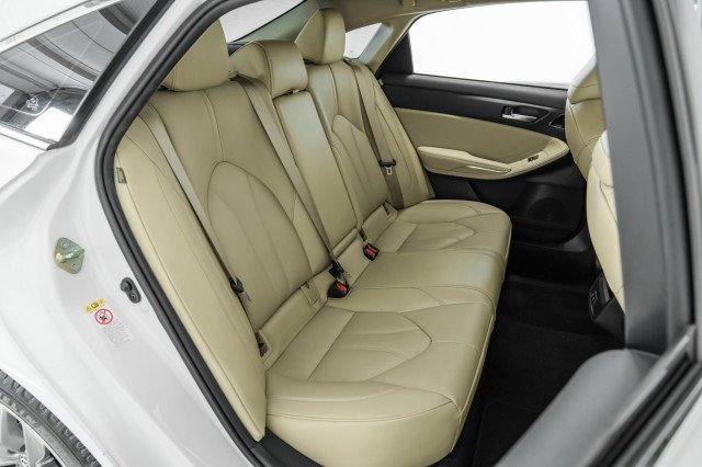 Used 2019 Toyota Avalon XLE w/ Moonroof Package image 38