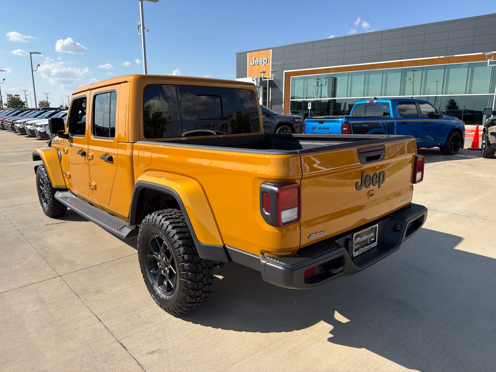 New 2026 Jeep Gladiator Sport AWD/4WD image 3