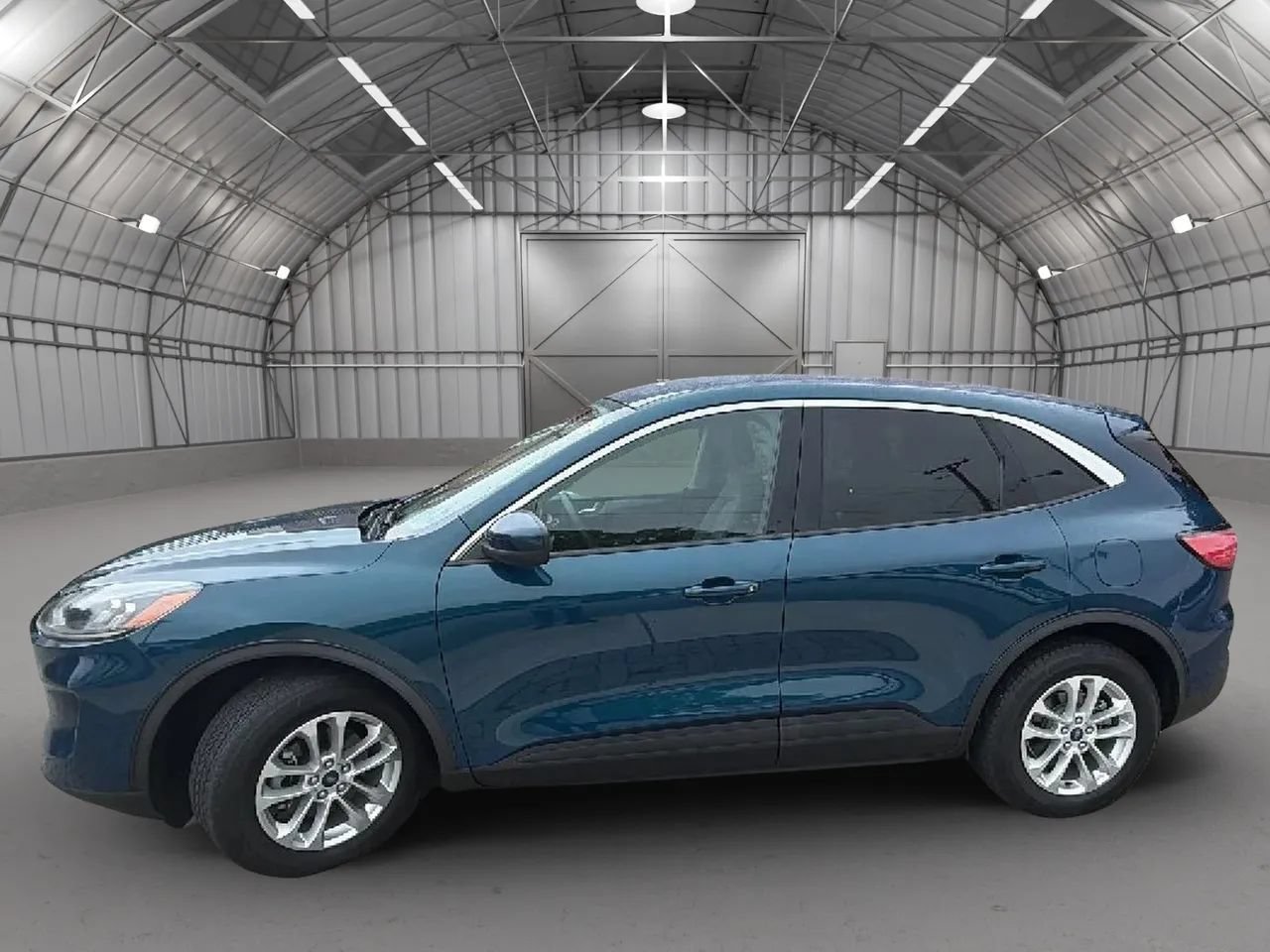 Used 2020 Ford Escape SE FWD image 2