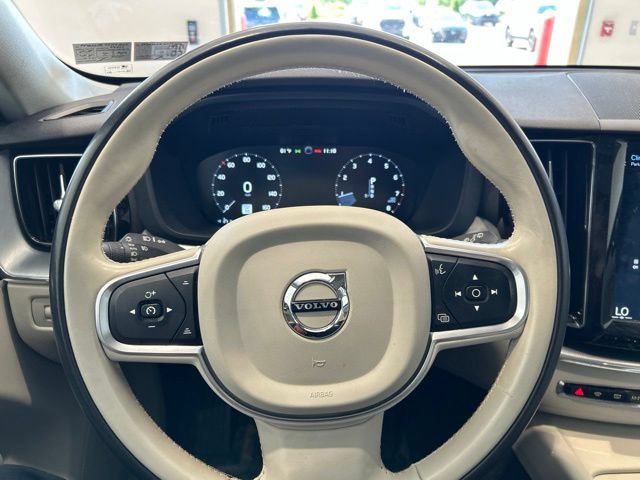 Used 2018 Volvo XC60 T6 Momentum w/ Vision Package AWD/4WD image 9