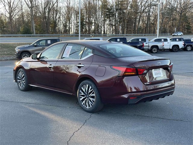 Used 2024 Nissan Altima 2.5 SV image 3