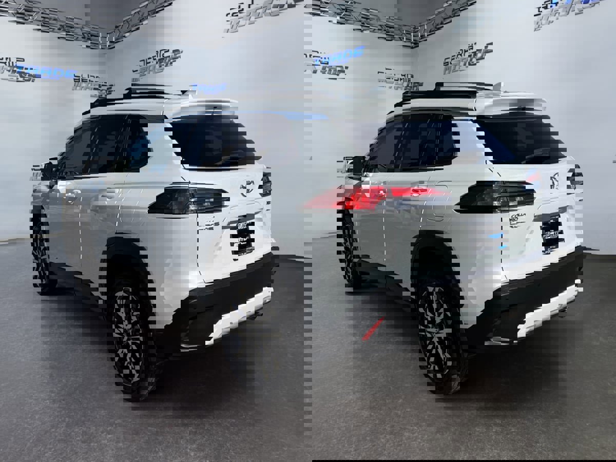 Used 2023 Toyota Corolla Cross XLE w/ Convenience Package image 7