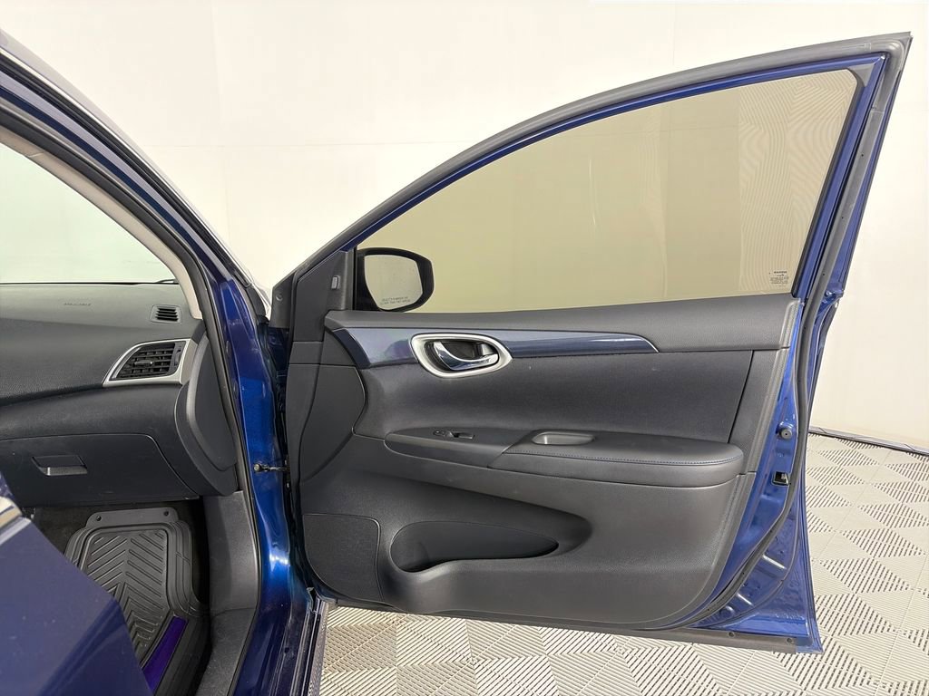 Used 2016 Nissan Sentra SR w/ Driver's Assist Package image 29