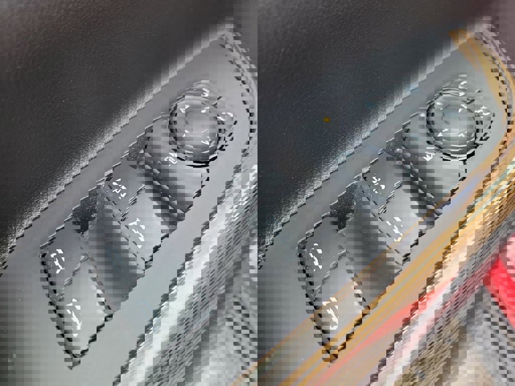 Used 2023 GMC Acadia SLE w/ Driver Convenience Package image 19