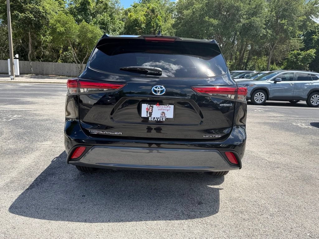 Used 2022 Toyota Highlander Limited FWD image 8