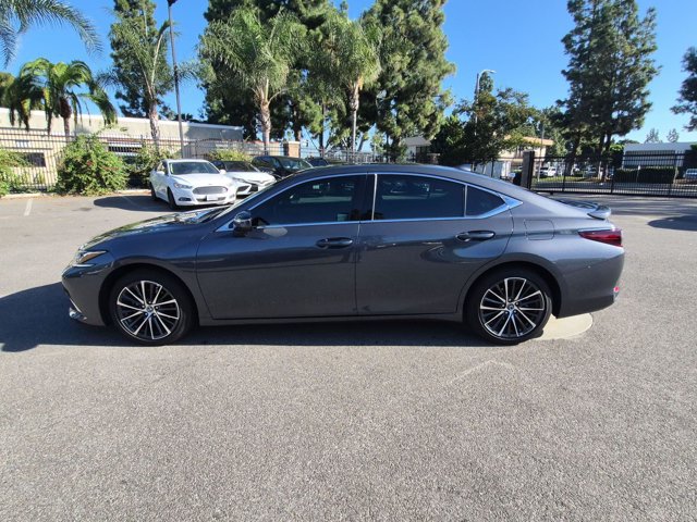 Used 2025 Lexus ES 300h w/ Premium Package FWD image 8