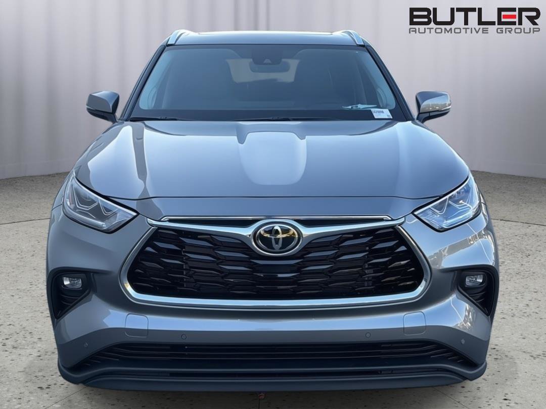 New 2026 Toyota Highlander Limited AWD/4WD image 9