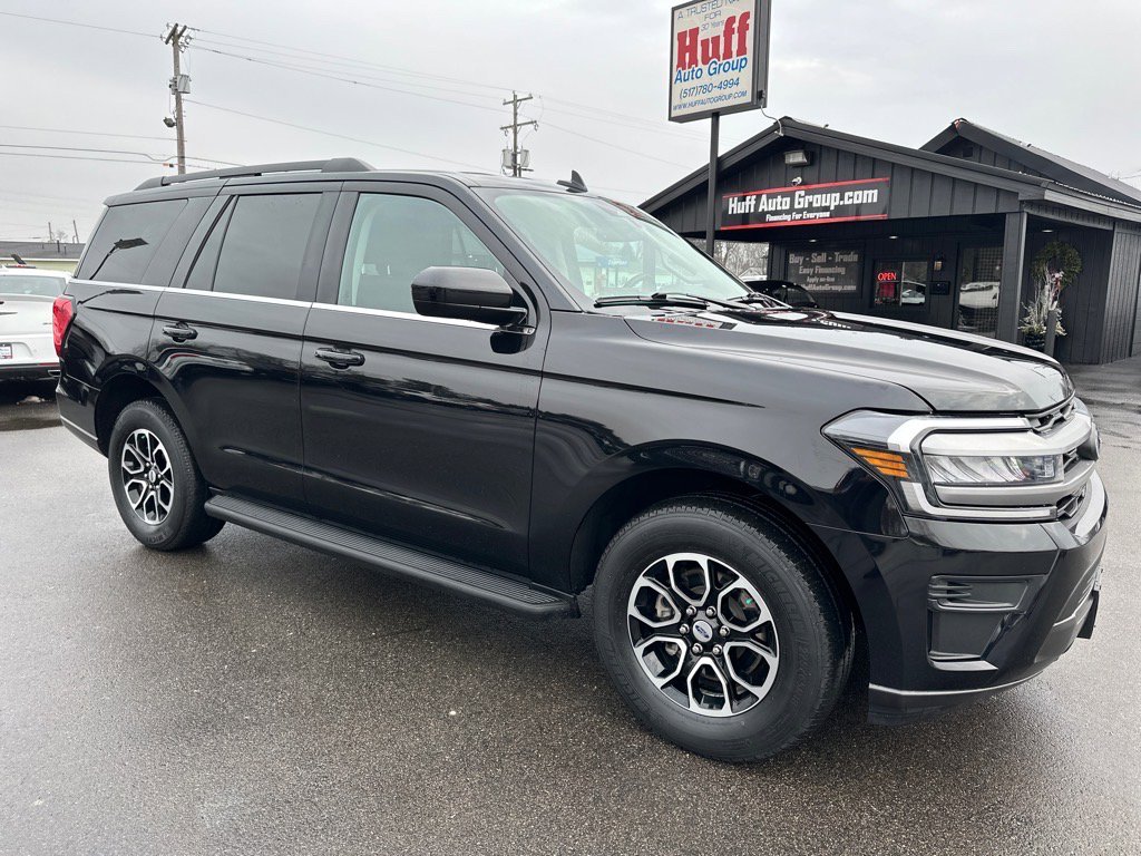 Used 2022 Ford Expedition XLT image 4