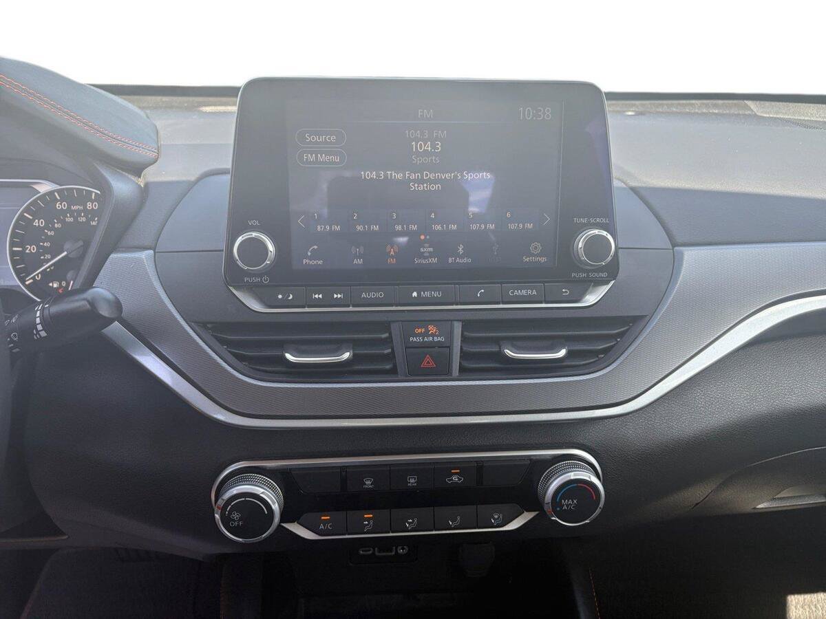 Used 2024 Nissan Altima 2.5 SR FWD image 19