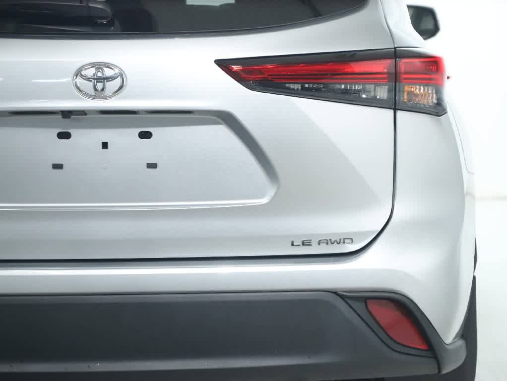 Used 2023 Toyota Highlander LE AWD/4WD image 46