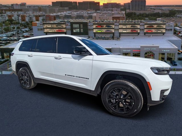 New 2025 Jeep Grand Cherokee L Altitude image 1