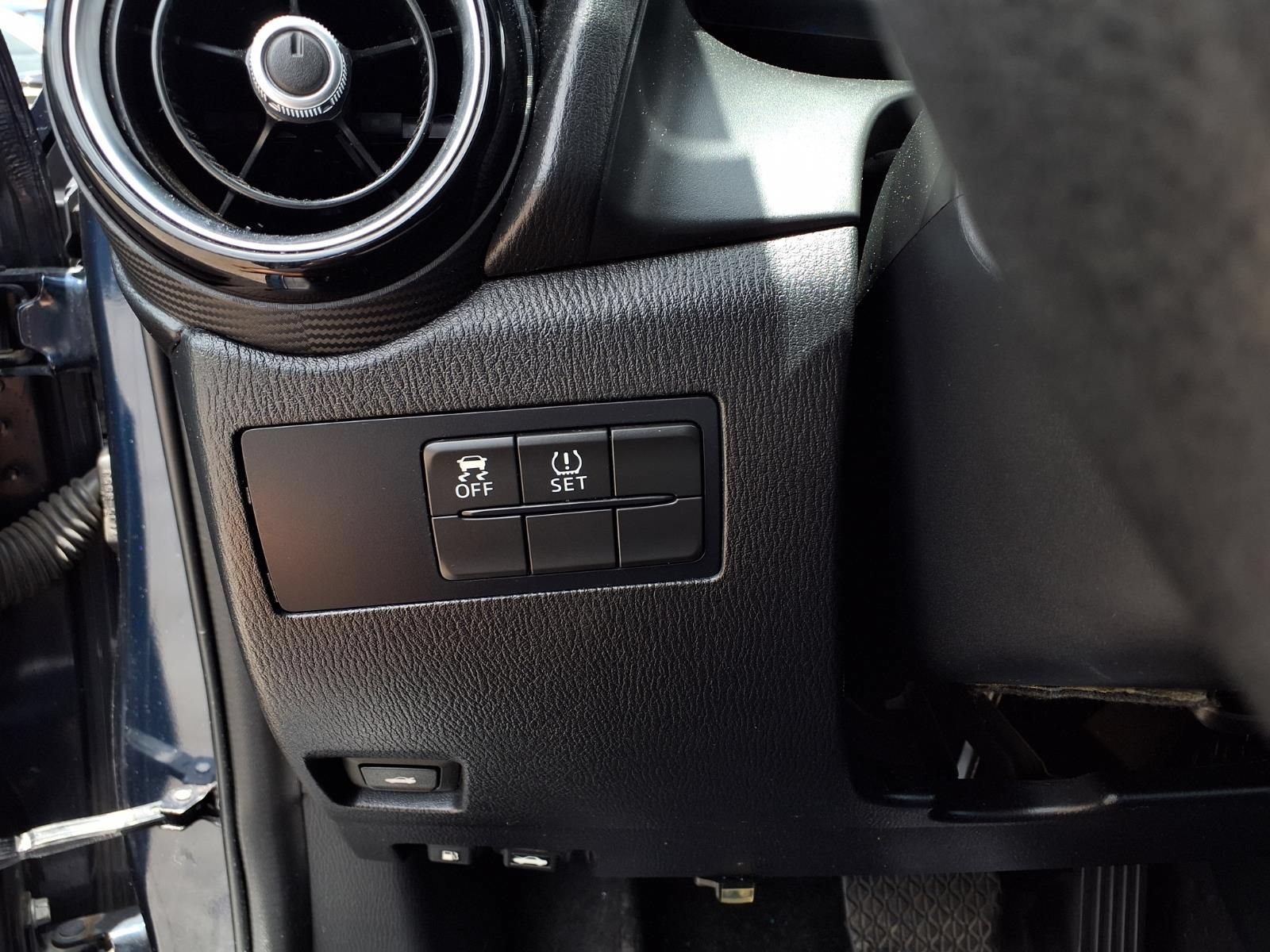 Used 2016 Scion iA FWD image 13