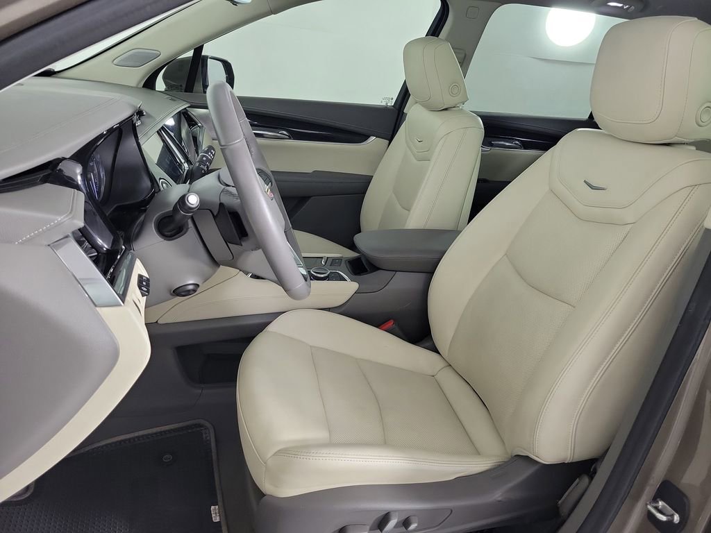 Certified 2023 Cadillac XT6 Premium Luxury w/ Technology Package FWD image 17