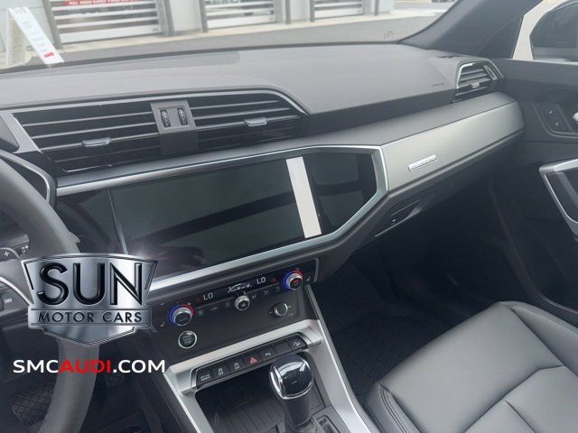 New 2025 Audi Q3 2.0T Premium image 30