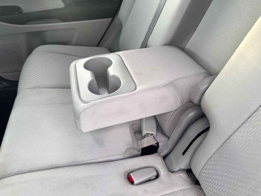 Used 2019 Toyota Highlander LE AWD/4WD image 36