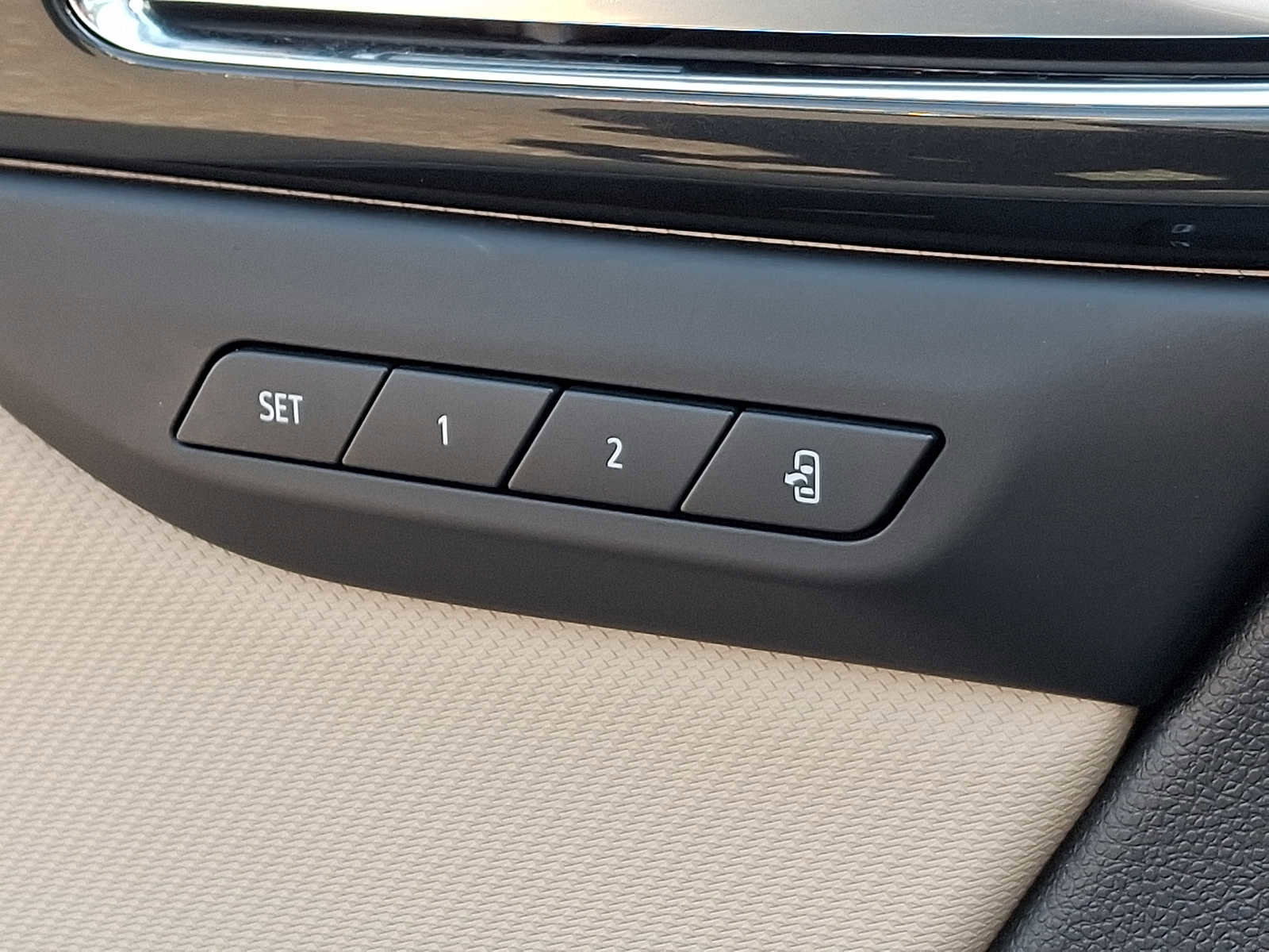 Certified 2025 Buick Envision Preferred image 27