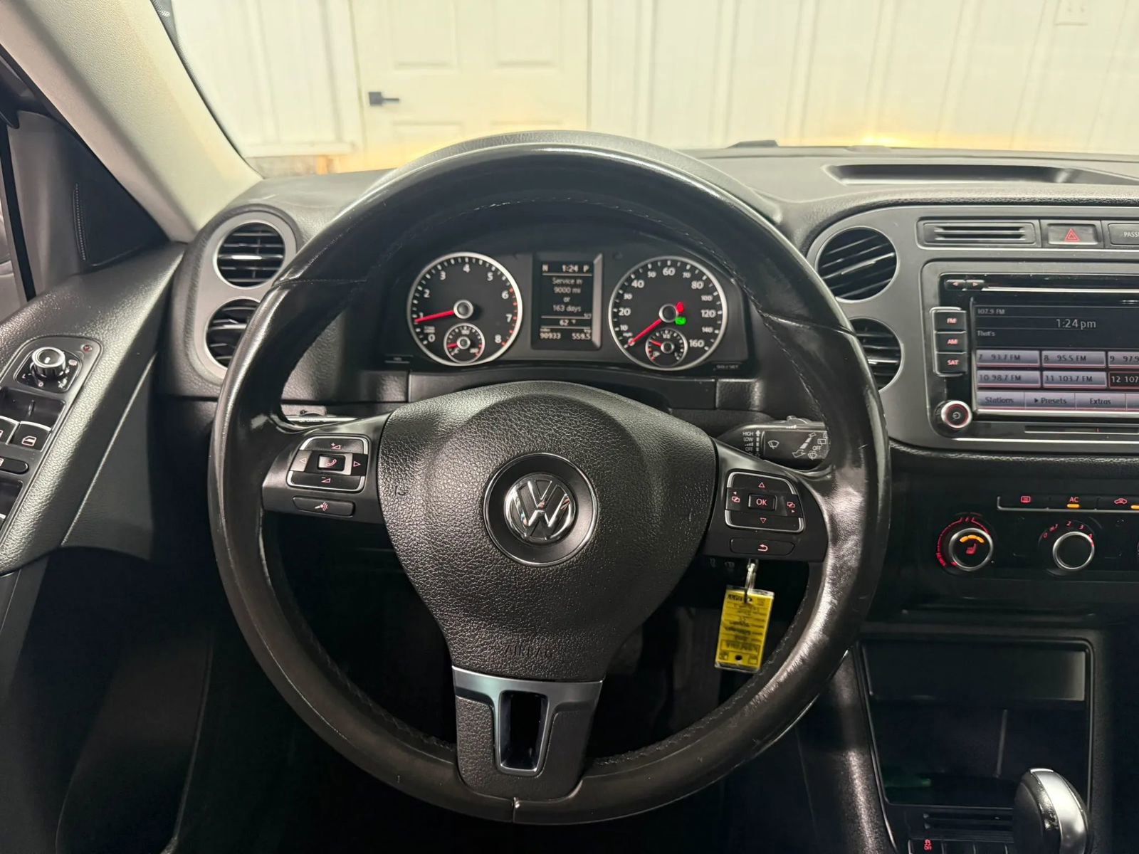 Used 2012 Volkswagen Tiguan SEL FWD image 16