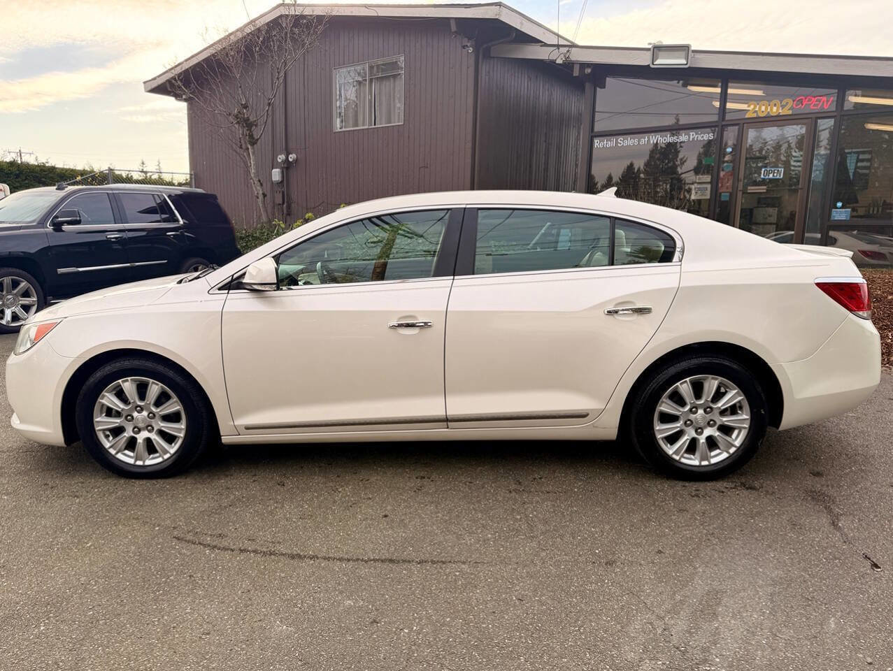 Used 2012 Buick LaCrosse Premium image 3