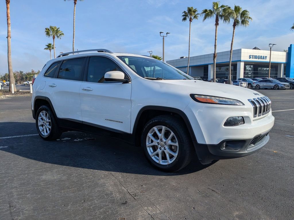 Used 2016 Jeep Cherokee Latitude w/ Comfort/Convenience Group image 2