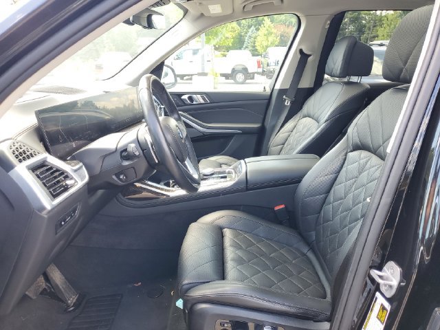 Used 2024 BMW X7 xDrive40i w/ Premium Package AWD/4WD image 16