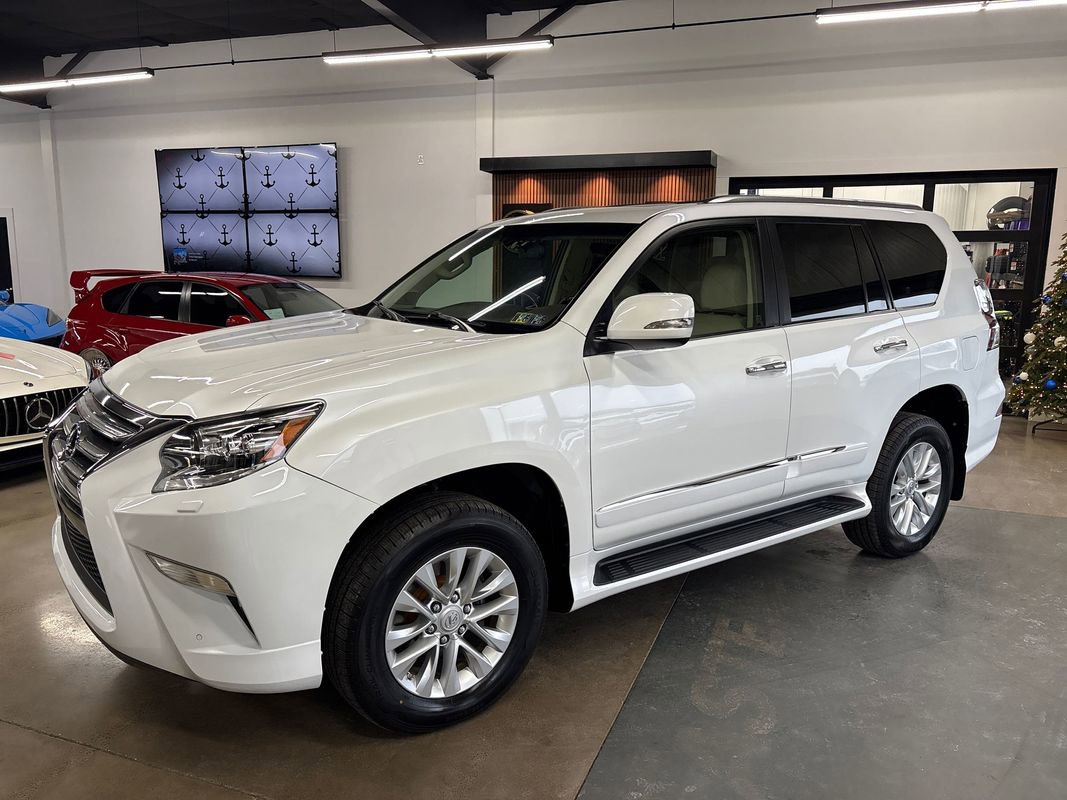 Used 2018 Lexus GX 460 image 3