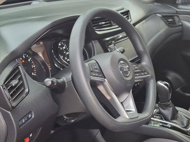 Used 2020 Nissan Rogue S FWD image 12