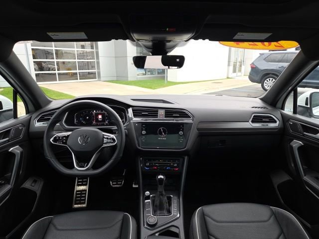 Used 2024 Volkswagen Tiguan SEL R-Line AWD/4WD image 23