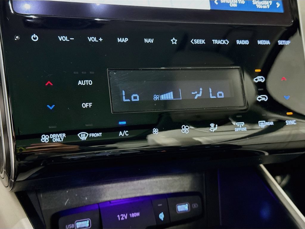 Certified 2024 Hyundai Tucson Limited AWD/4WD image 10