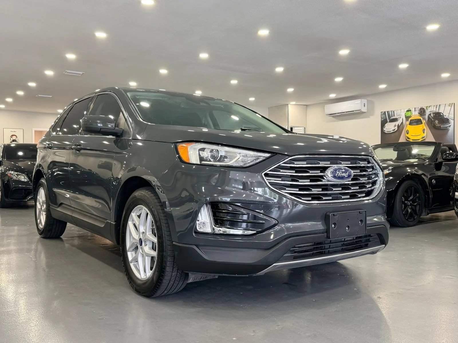 Used 2021 Ford Edge SEL FWD image 1