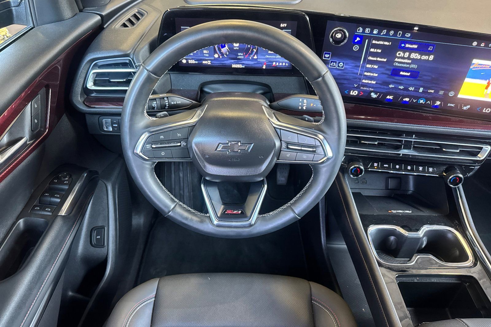 Used 2025 Chevrolet Traverse Z71 AWD/4WD image 17