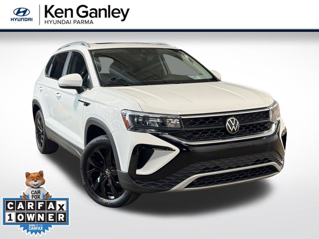 Used 2023 Volkswagen Taos SE w/ Panoramic Sunroof Package AWD/4WD image 1