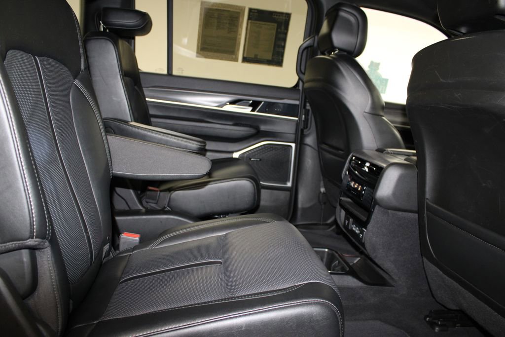 Used 2024 Jeep Wagoneer Series III image 34