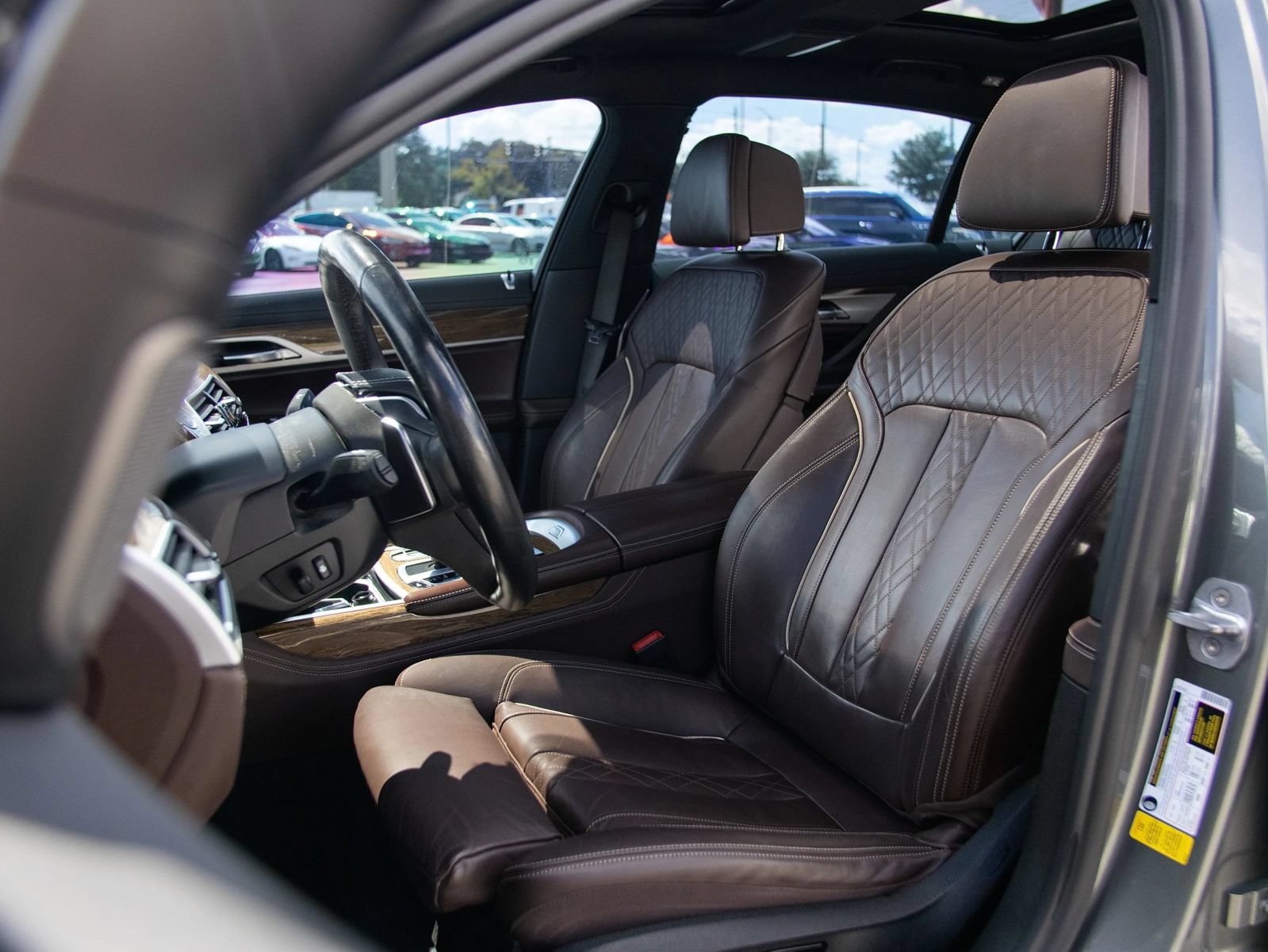 Used 2019 BMW 750i w/ M Sport Package RWD image 20