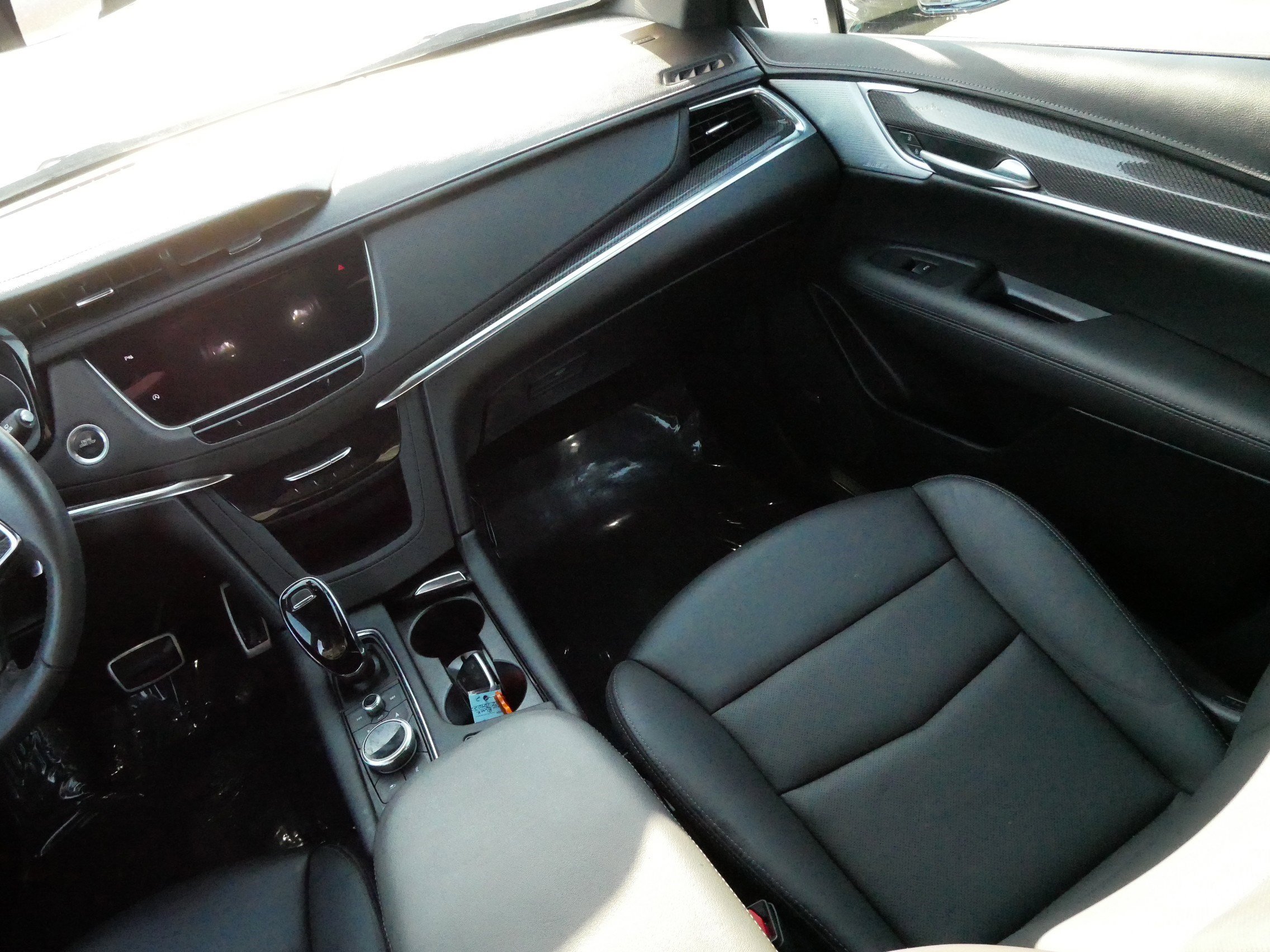 Certified 2024 Cadillac XT5 Sportv w/ LPO, Floor Liner Package image 11