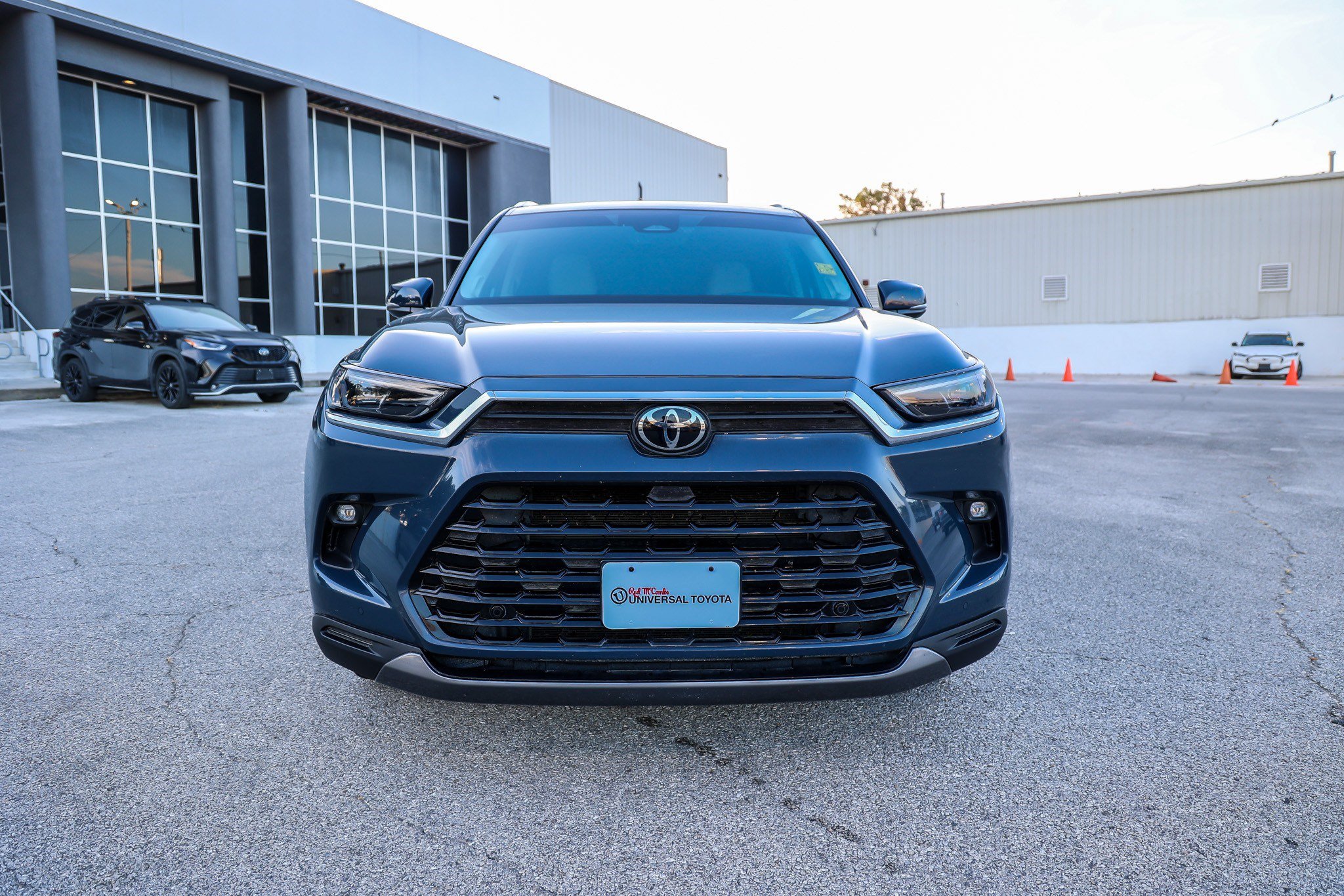 Certified 2024 Toyota Grand Highlander FWD image 3
