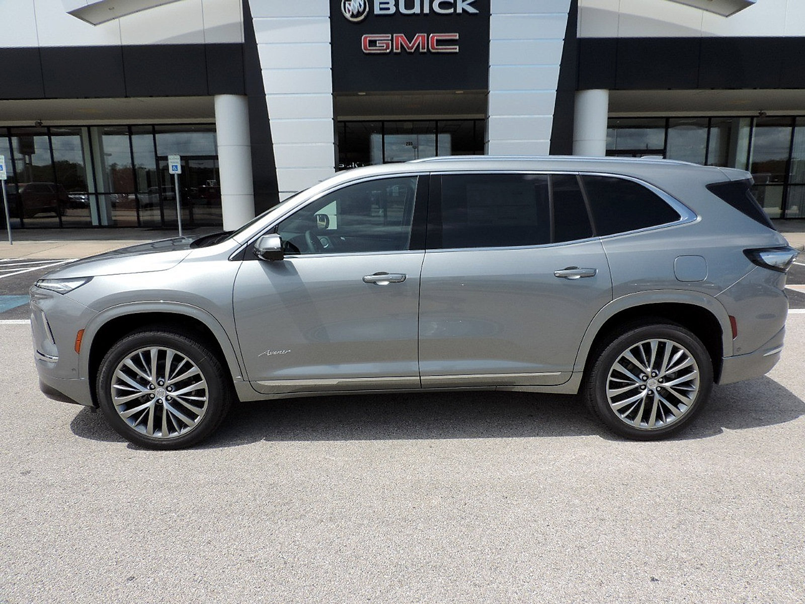 New 2026 Buick Enclave Avenir w/ Super Cruise Package FWD image 8