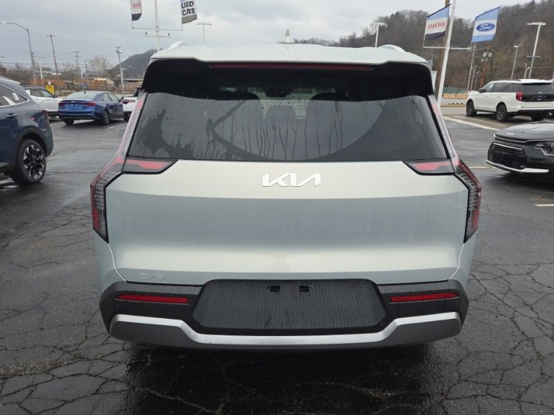 New 2026 Kia EV9 Wind image 6