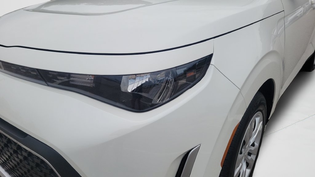 Used 2025 Kia Soul LX FWD image 23