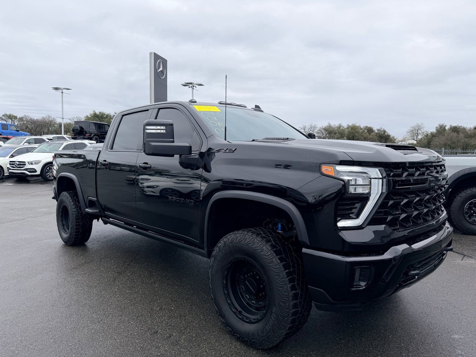 Used 2024 Chevrolet Silverado 2500 ZR2 w/ Technology Package image 1