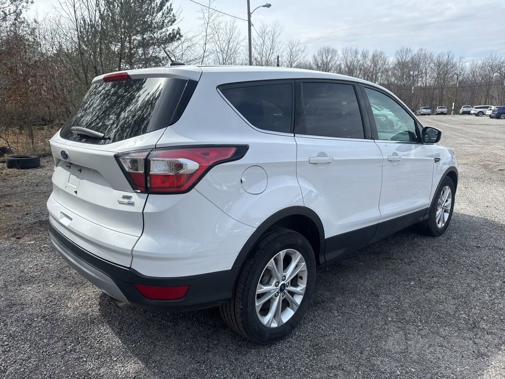 Used 2017 Ford Escape SE AWD/4WD image 9