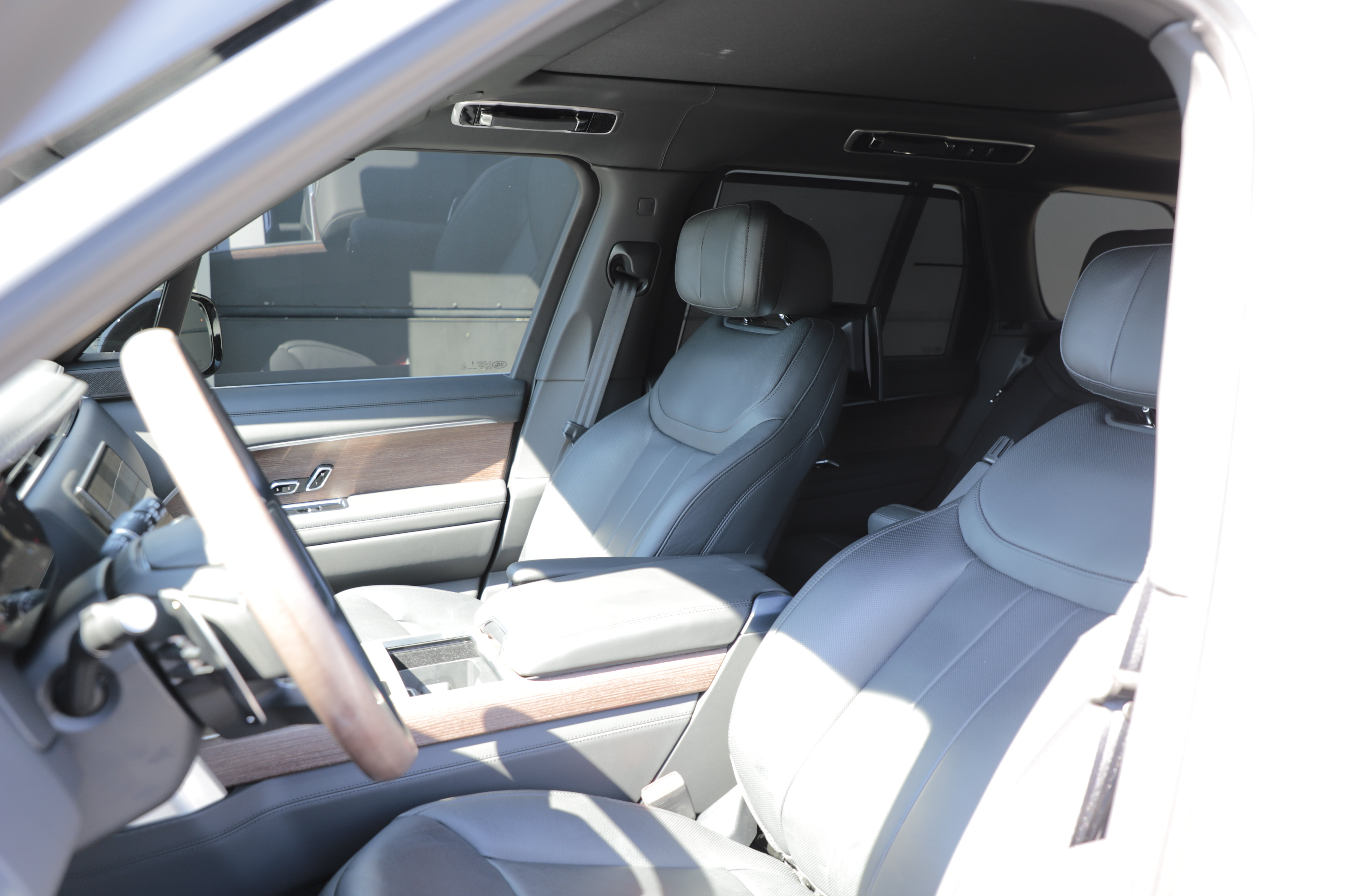 Certified 2024 Land Rover Range Rover Autobiography AWD/4WD image 17