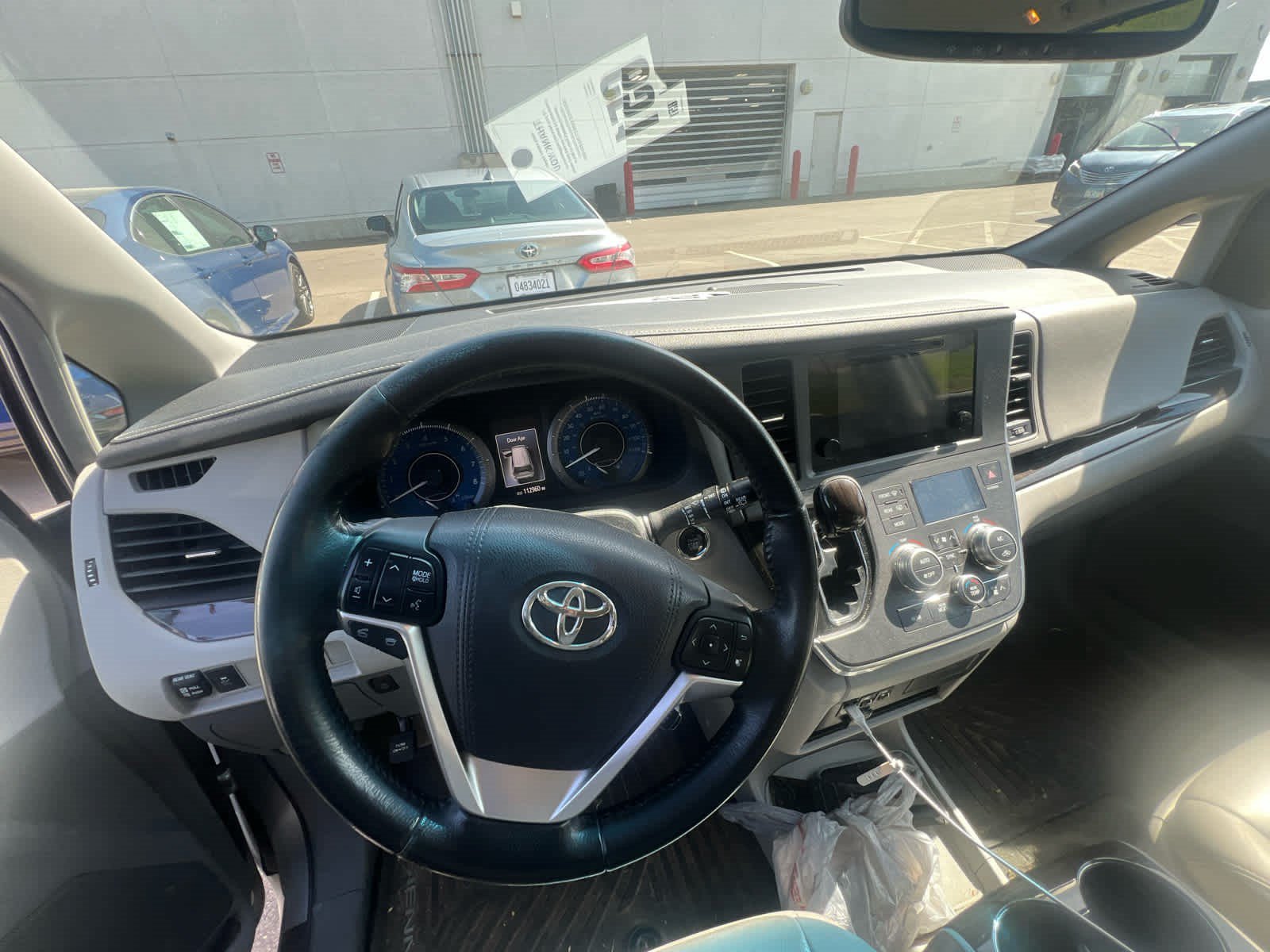 Used 2015 Toyota Sienna XLE FWD image 8